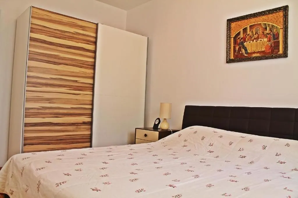 Apartment In Zambratija With Sea View, Balcony, Air Conditioning, Wifi